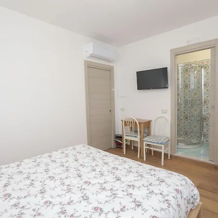 Guest house La Dea Bendata *