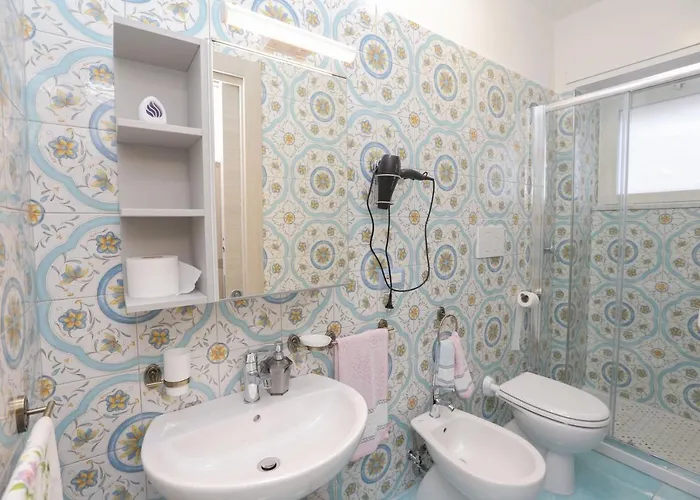 La Dea Bendata 3* Minori